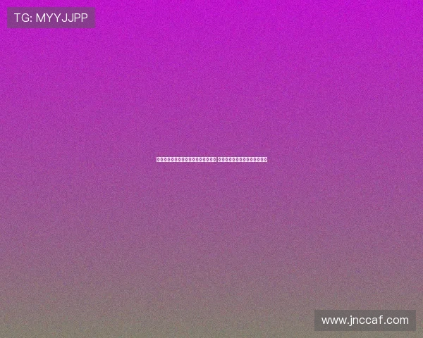 台风海鸥在越南中部登陆带来强风暴雨 当地居民紧急避险救援工作展开